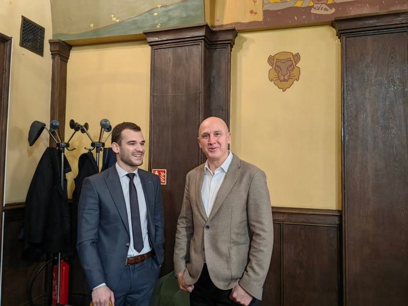 Партиите в Бургас единни - адвокат Михаил Хаджиянев ще е председател на РИК